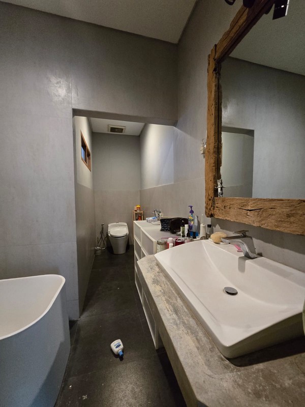 Rumah Premium 2.5 Lantai + Privat Pool di Emerald View Hook Timur