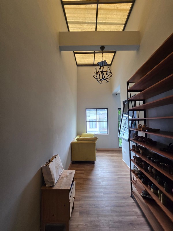 Rumah Premium 2.5 Lantai + Privat Pool di Emerald View Hook Timur