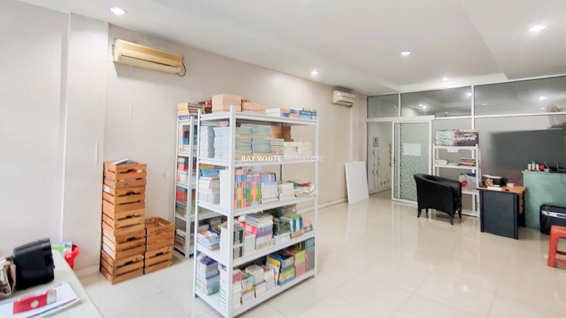 Ruko Toko Stationary di Jl Boulevard Timur Kelapa Gading