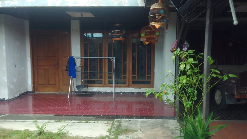 Rumah Tua Hitung Lahan Tanah 380 m2, Lokasi Komersial Dan Ramai Usaha, Di Tebet Barat