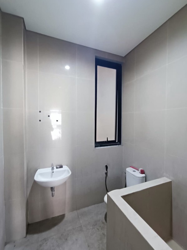 Tempat Usaha Disewakan di Kawasan Komersial Tegalsari Surabaya Pusat