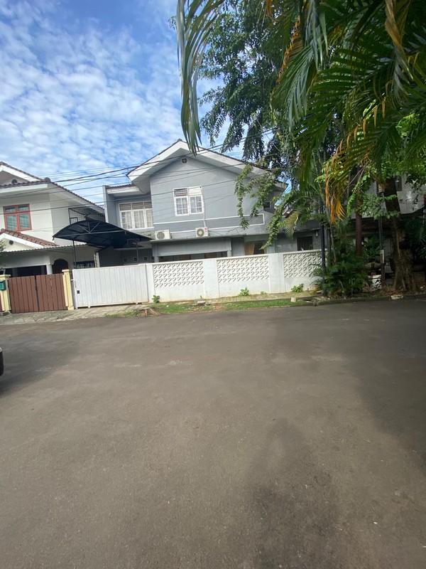 Rumah 2 Lantai Bagus siap Huni di Bintaro Sektor 9