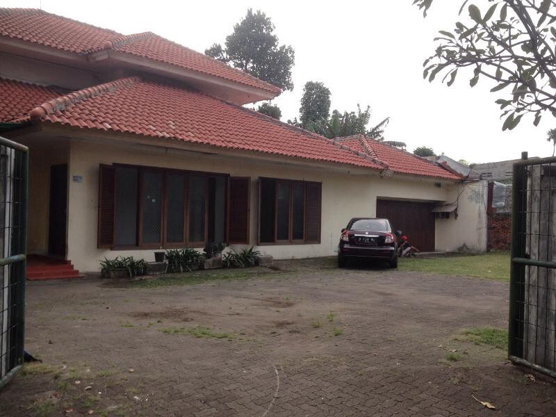 Rumah Luas 1596 Bangunan 350 di Kebon Jeruk Jakarta Barat