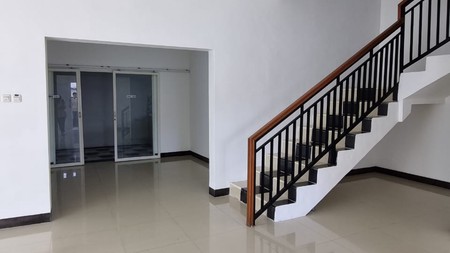 Rumah Cantik Bagus Siap Huni 2 Lantai dengan KT 4 KM 3 Hunian Nyaman di @Ciputat