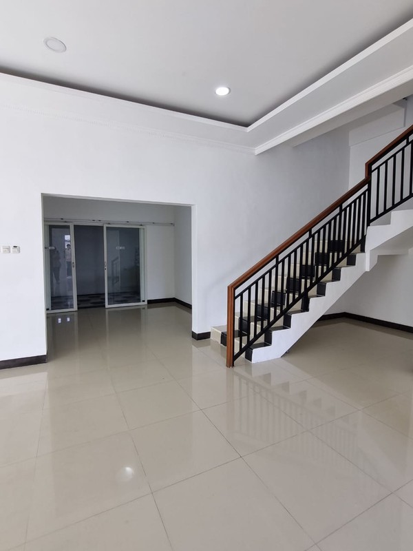 Rumah Cantik Bagus Siap Huni 2 Lantai dengan KT 4 KM 3 Hunian Nyaman di @Ciputat