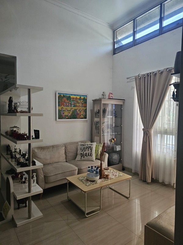 Rumah Cantik 2 Lantai Di Ciputat dalam Cluster SHM Lokasi Strategis