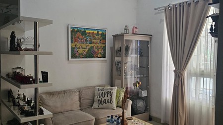 Rumah Cantik 2 Lantai Di Ciputat dalam Cluster SHM Lokasi Strategis