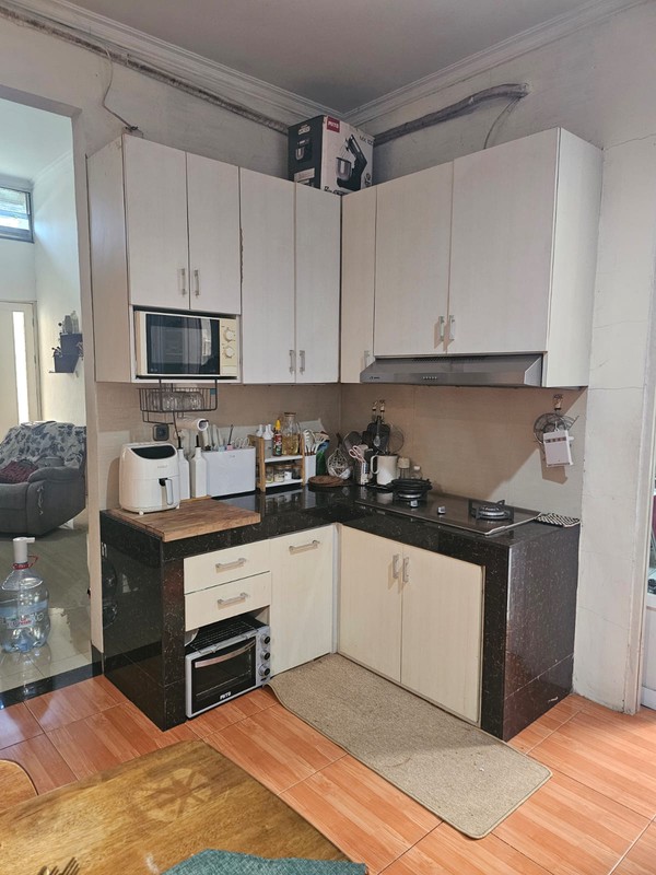 Rumah Cantik 2 Lantai Di Ciputat dalam Cluster SHM Lokasi Strategis