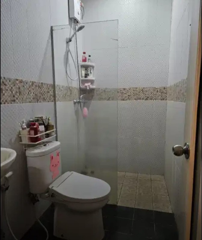 Rumah Cantik 2 Lantai Di Ciputat dalam Cluster SHM Lokasi Strategis