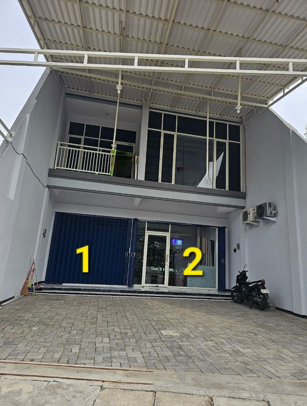 Disewakan 2 Ruko Raya Wiyung - Nol Jalan Raya Surabaya Barat - Parkiran Mobil Luas 