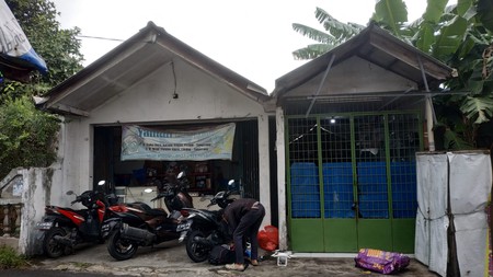 Rumah tua hitung tanah  Karang Tengah Dekat Transmart Ciledug 