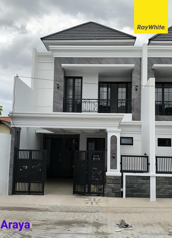 Dijual Rumah 2 lantai di Araya Tahap 2 Surabaya