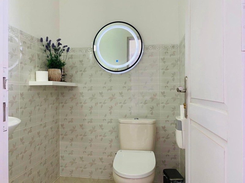 An Exquisite Villa Overlooking the Panji Coastline