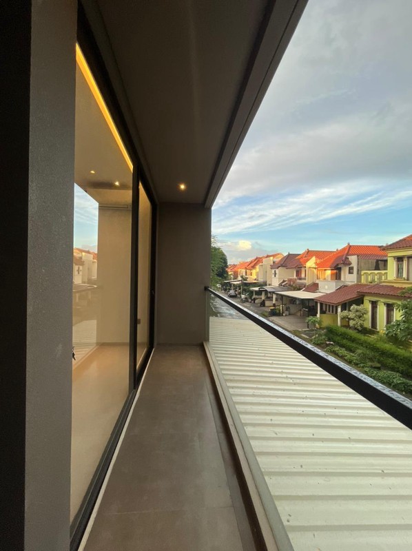Dijual Rumah Modern Kontemporer 3 Lt Di Bali View Cirendeu (dkt Mrt Lebak Bulus )