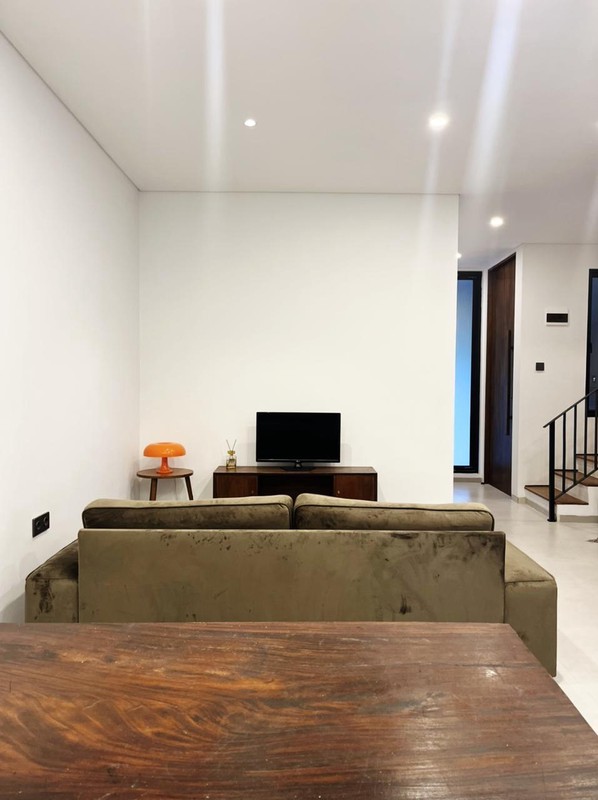 Dijual Rumah Modern Kontemporer 3 Lt Di Bali View Cirendeu (dkt Mrt Lebak Bulus )