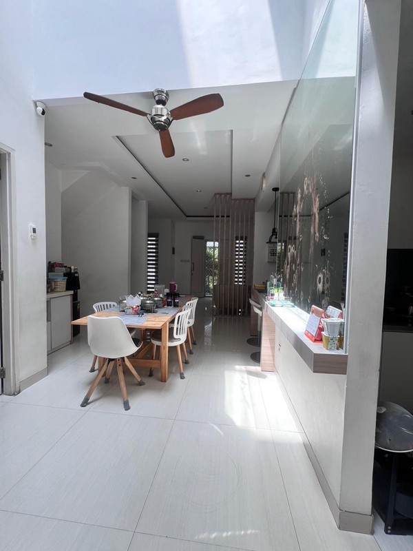 Rumah 3 Lantai Siap Huni dengan Hunian Nyaman dan Asri @Bintaro Sektor 9