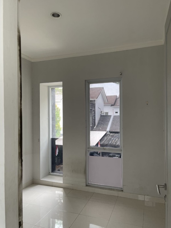 Rumah Bagus Di Ayna Residence Graha Raya Bintaro Tangerang Selatan,