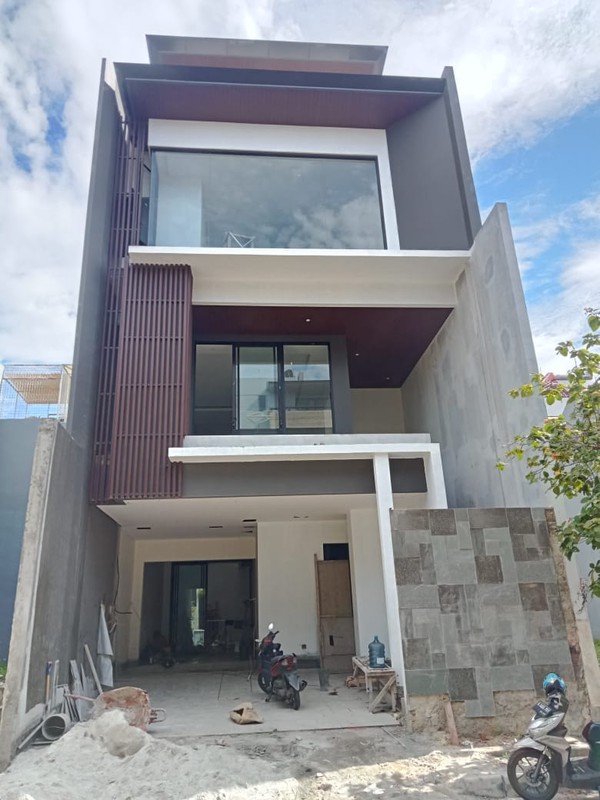 Dijual Rumah 4 Lantai Brand New Mewah  di  Permata Buana Jakarta Barat