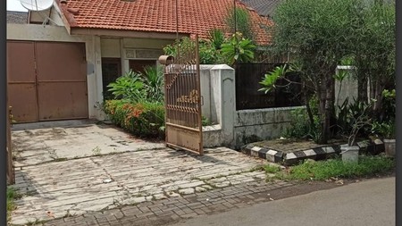 Jual Rumah dan Kantor hitung tanah di Rungkut Asri Barat 