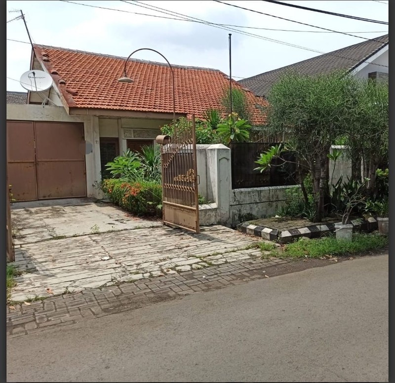 Jual Rumah dan Kantor hitung tanah di Rungkut Asri Barat 