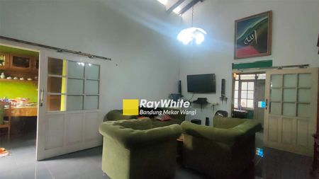 Rumah Dekat Alun alun Sumedang 