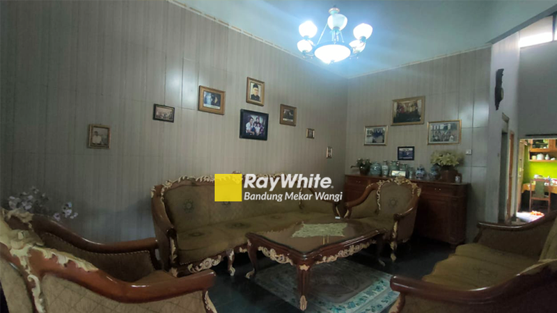 Rumah Dekat Alun alun Sumedang 