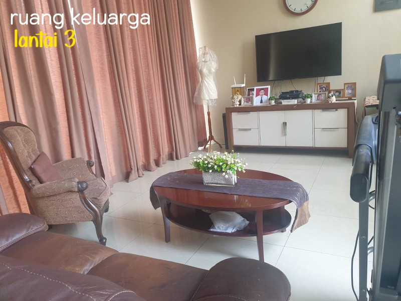 Rumah dalam Cluster Kebayoran Residence Bintaro sektor 7