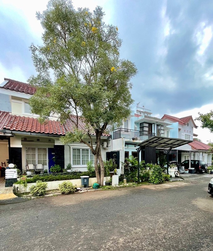 Rumah Bagus Cantik, Siap huni Lokasi Strategis di Bintaro Sektor 9