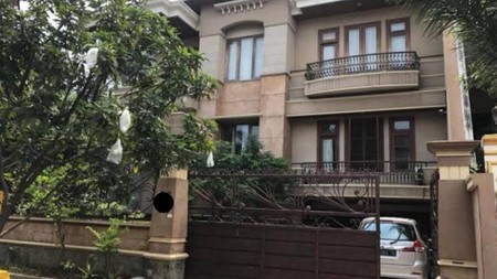 DIJUAL RUMAH MEWAH CLASSIC ELEGANT FRESH TERAWAT SIAP HUNI TAMAN HUNIAN SATELIT SURABAYA BARAT