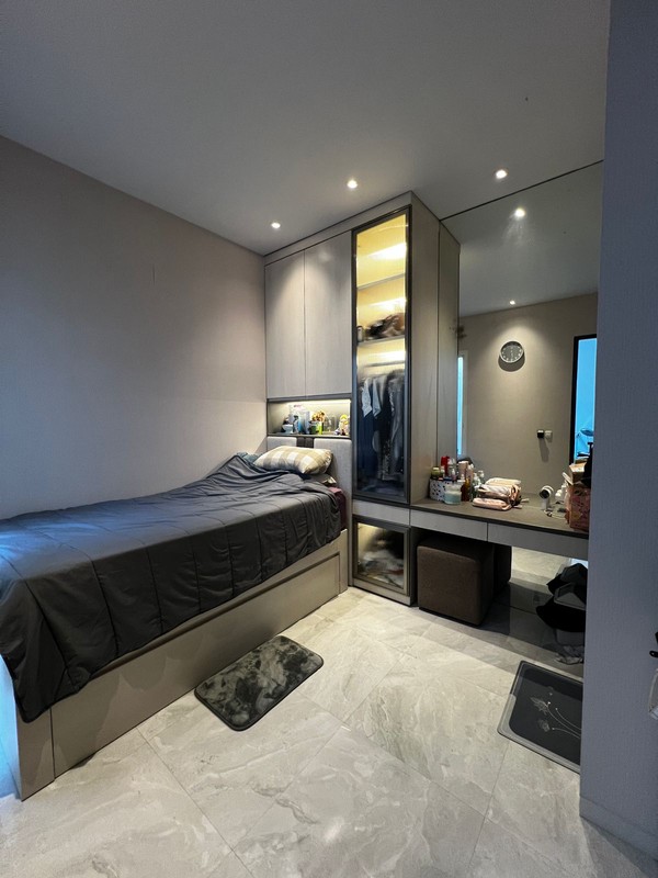 Dijual Rumah Modern 2 lantai Full Furnish di Graha Natura Surabaya Barat