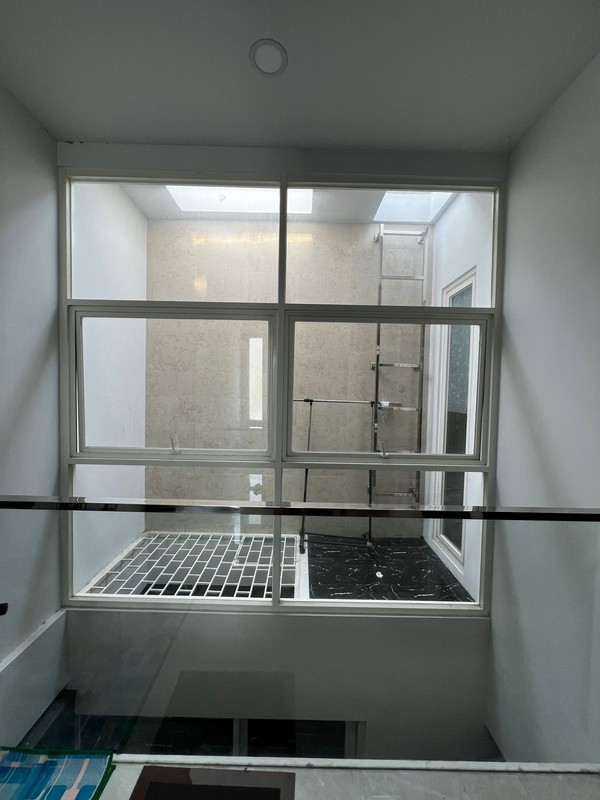 Dijual Rumah Modern 2 lantai Full Furnish di Graha Natura Surabaya Barat