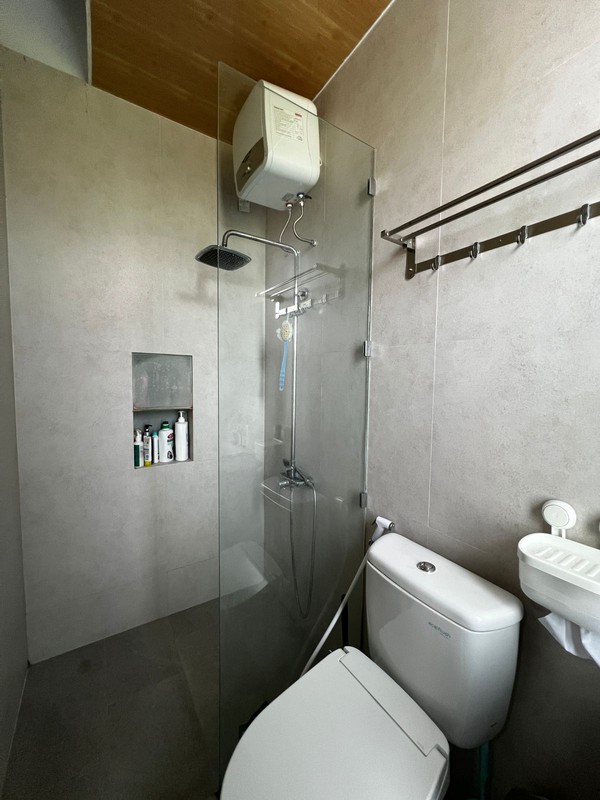 Dijual Rumah Modern 2 lantai Full Furnish di Graha Natura Surabaya Barat