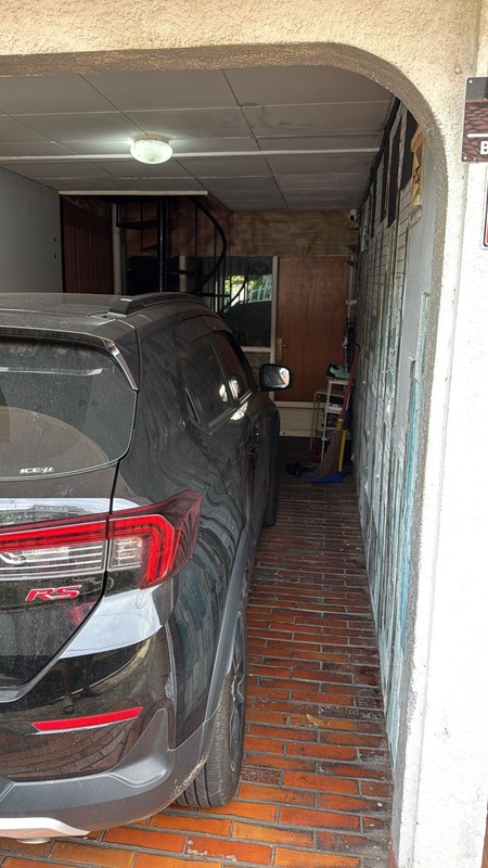 Rumah 2 Lantai Siap Huni dengan Hunian Nyaman dan Asri @Vveteran, Jakarta Selatan