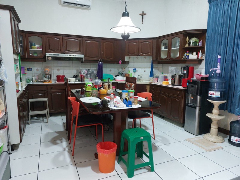 DIJUAL RUMAH DI JALAN MAYJEN SUNGKONO KEDIRI