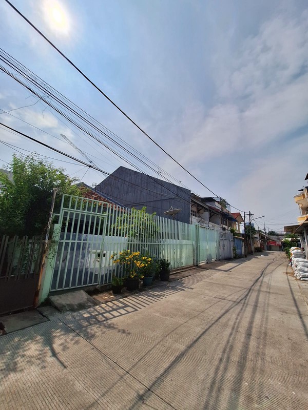 Jarang ada Rumah Lama Strategis di Jelambar - Tanah 420m2, Cocok untuk Hunian Mewah atau Investasi