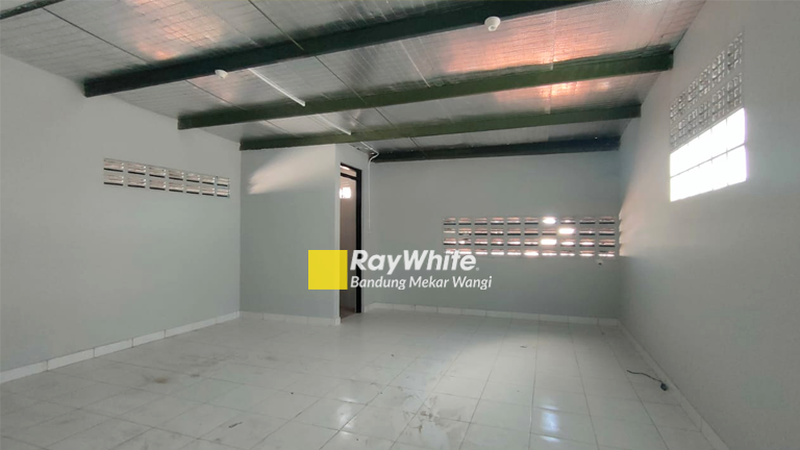 Gudang dan Kantor Mainroad Sudirman