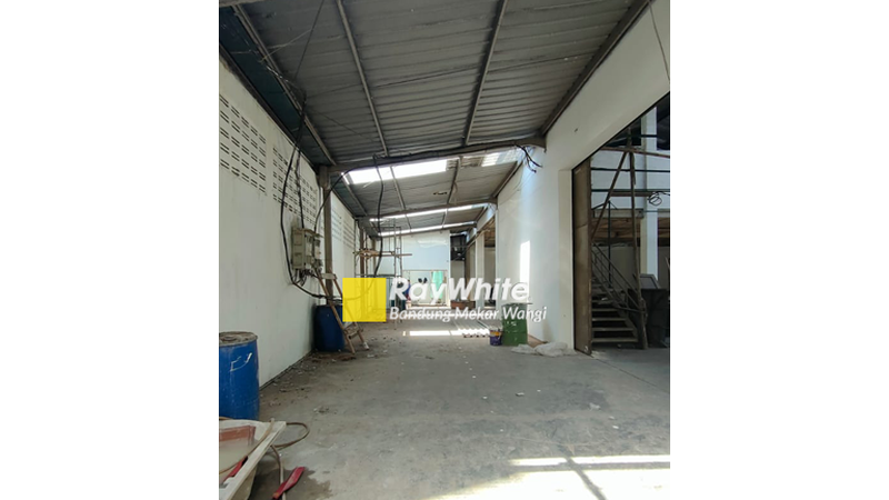 Gudang dan Kantor Mainroad Sudirman