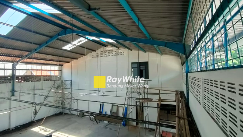 Gudang dan Kantor Mainroad Sudirman