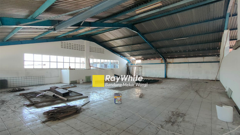 Gudang dan Kantor Mainroad Sudirman