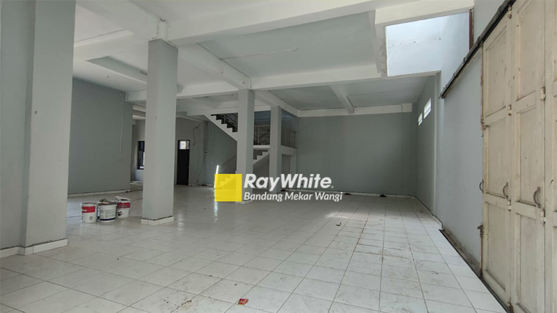 Gudang dan Kantor Mainroad Sudirman