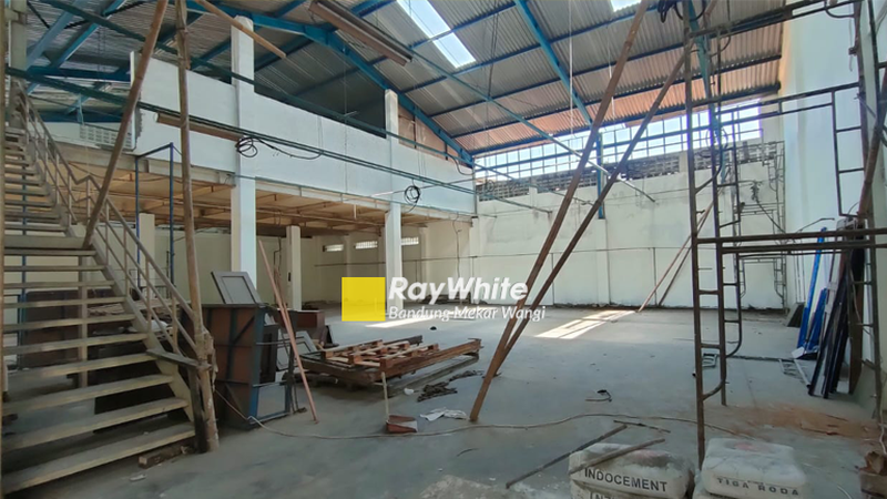 Gudang dan Kantor Mainroad Sudirman