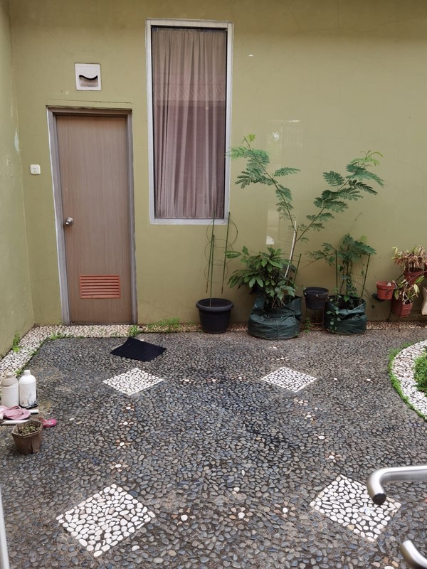 Rumah 2 Lantai Siap Huni dengan Hunian Nyaman dan Asri @Ciputat