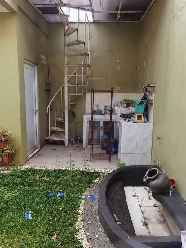 Rumah 2 Lantai Siap Huni dengan Hunian Nyaman dan Asri @Ciputat