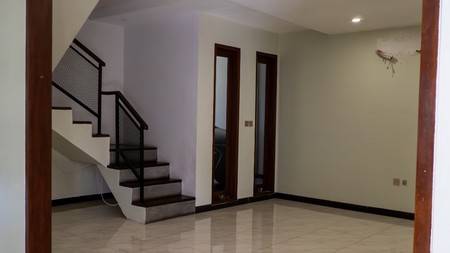 Rumah Bagus Di Jl Jaya Mandala, Menteng Dalam Jakarta Pusat