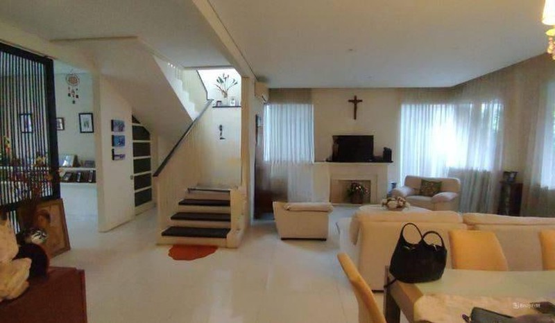 Dijual Rumah Mewah Siap Huni di Simpang Darmo Permai Selatan