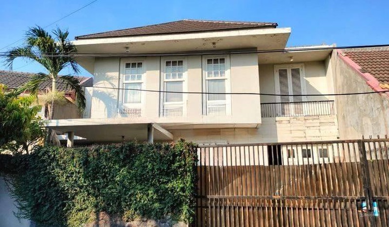 Dijual Rumah Mewah Siap Huni di Simpang Darmo Permai Selatan