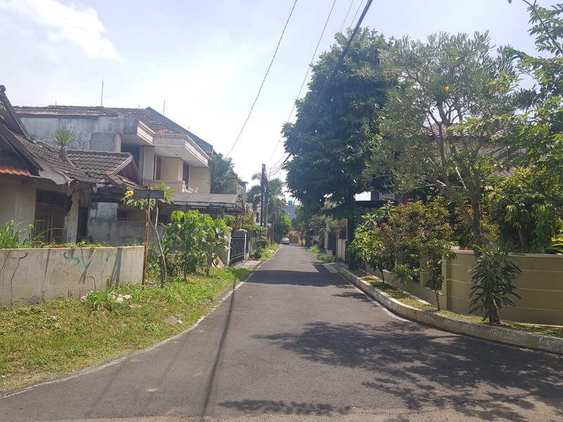 Rumah Hoek Hitung Tanah di Pratista Antapani