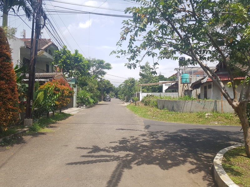 Rumah Hoek Hitung Tanah di Pratista Antapani