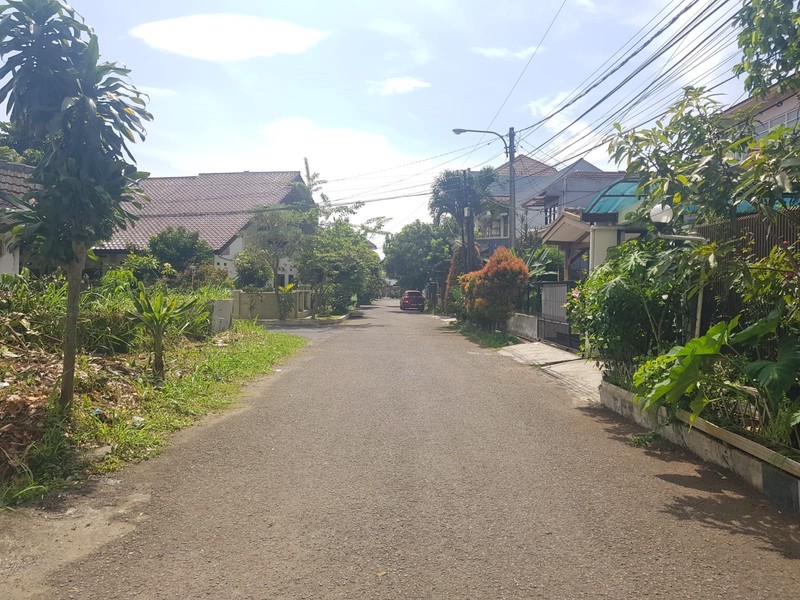Rumah Hoek Hitung Tanah di Pratista Antapani