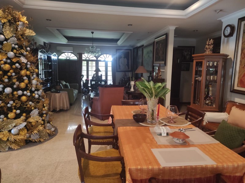 Rumah Komersial 2.000 m2 di Jalan Utama Lebak Bulus, Siap Huni + Pool